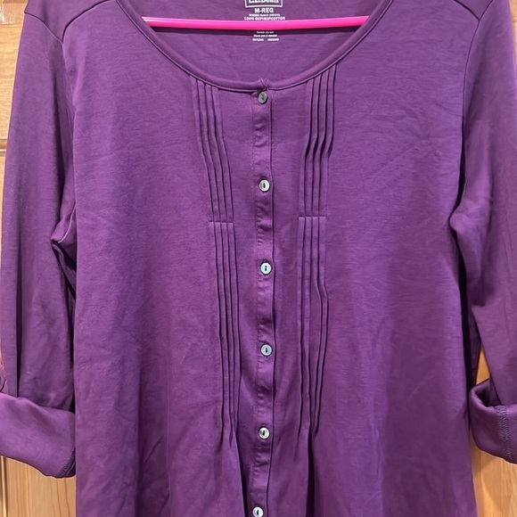 L.LBean women’s purple button down roll up sleeve top size medium. - Picture 4 of 8